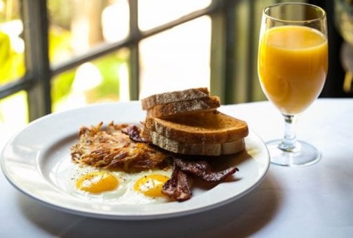 Birthday-Surprises-for-Her-Morning meal surprise