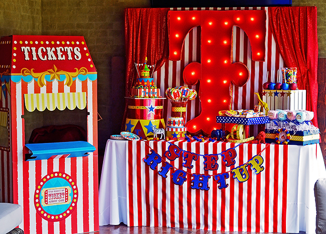 Carnival-Birthday-Party-Ideas-build-booth